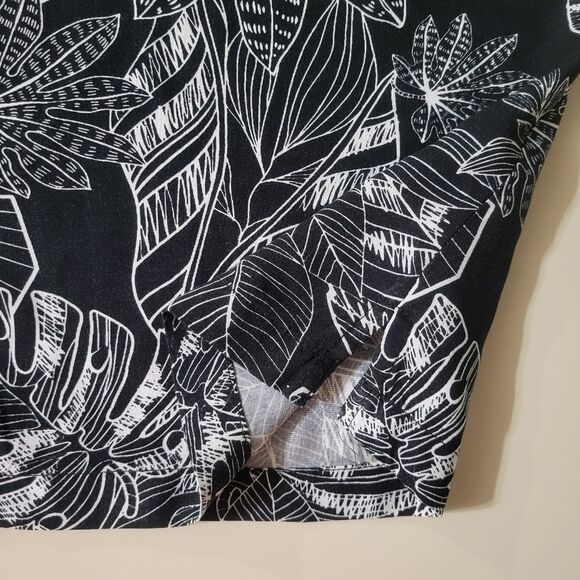 Denim & Flower Black and White Men's Rayon Casual Button Down Short Sleeve Shirt - Picture 9 of 15